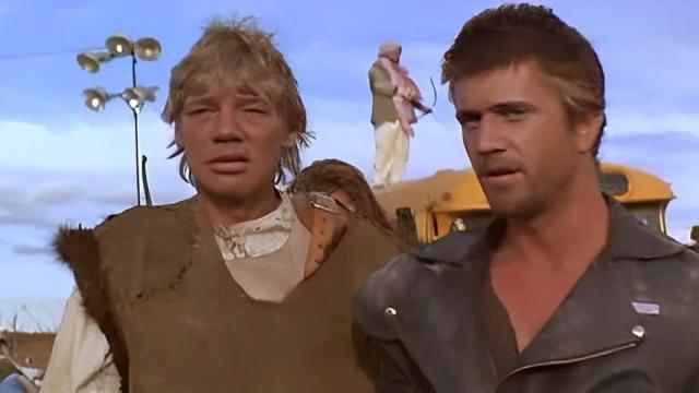 Mike Preston (izquierda), en 'Mad max 2'.