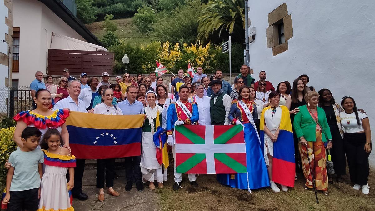 Más de medio centenar de personas se han dado cita en el acto conmemorativo de esta mañana