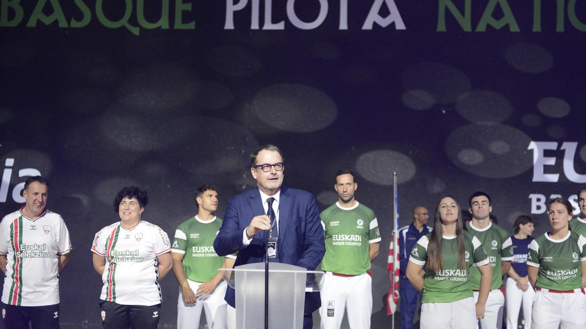 Xavier Cazaubon, durante el acto inaugural de la Liga de Naciones en Gernika.