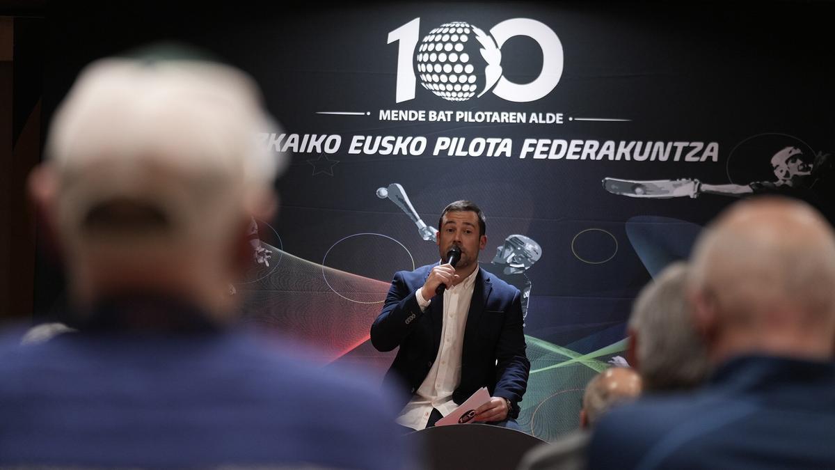 En imágenes: El acto de la puesta de largo del centenario de la Federación de Bizkaia de Pelota Vasca.