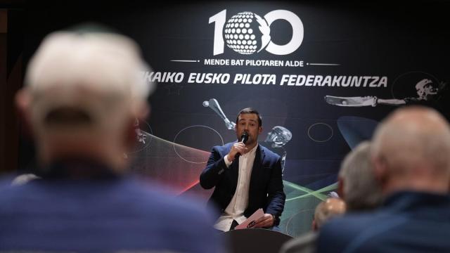 En imágenes: El acto de la puesta de largo del centenario de la Federación de Bizkaia de Pelota Vasca.