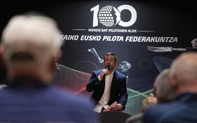 En imágenes: El acto de la puesta de largo del centenario de la Federación de Bizkaia de Pelota Vasca.