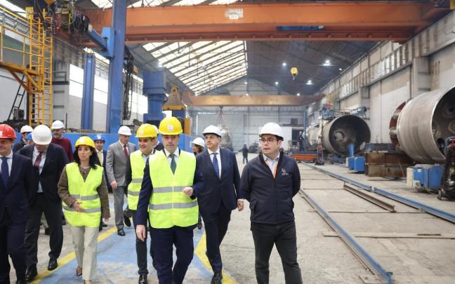 Pradales, durante su visita en Lointek.