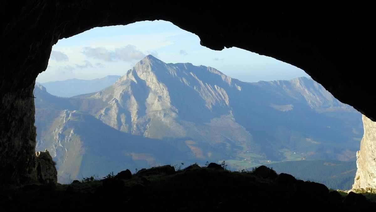 Vista de Udalatx y del Anboto.