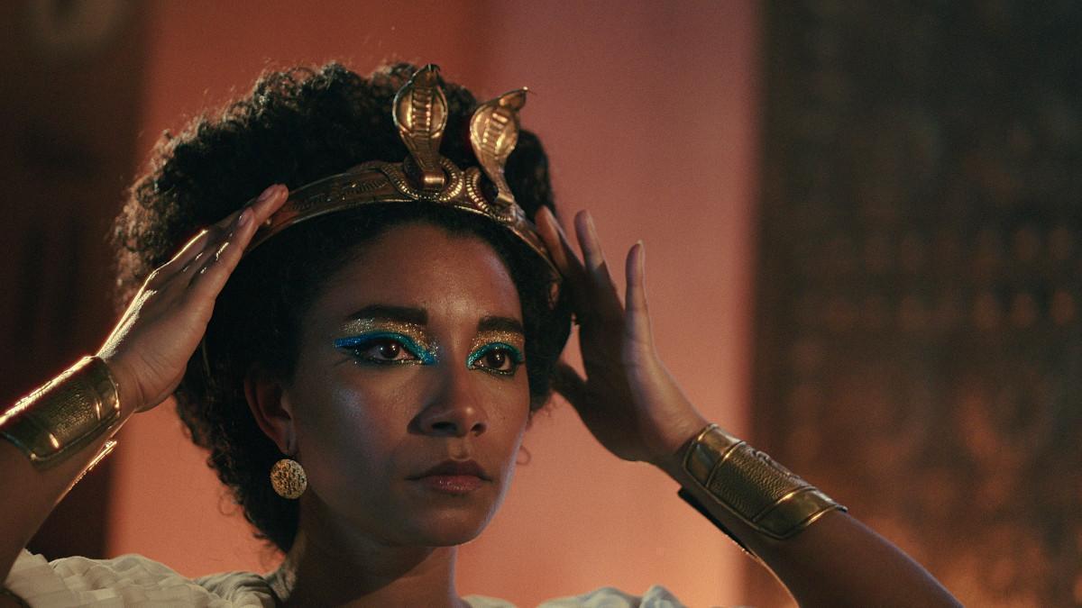 Adele James, caracterizada como Cleopatra en la serie documental de Netflix