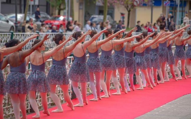 Bailarinas en el mismo evento el pasado año
