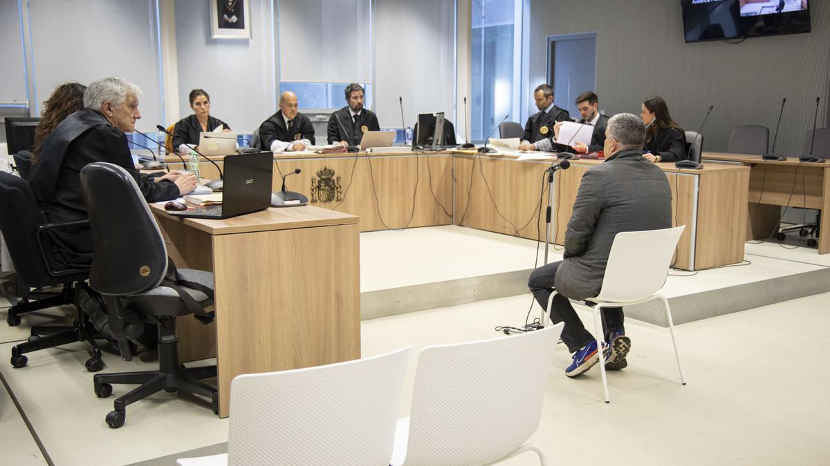Juicio contra el exentrenador del Club Deportivo Varea y exojeador de Osasuna.
