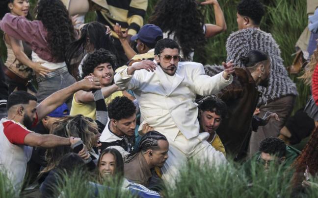 Bad Bunny protagoniza el descanso de la Super Bowl.