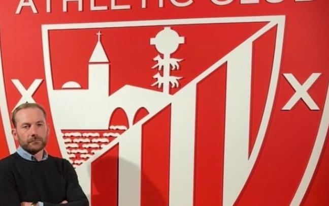 Sylvain de Weerdt posa frentea al escudo del Athletic. / N.G.