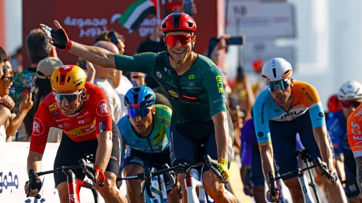 Jonathan Milan, vencedor de la última etapa al esprint.