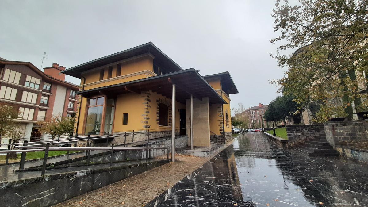 Edificio Catequesis en Amurrio