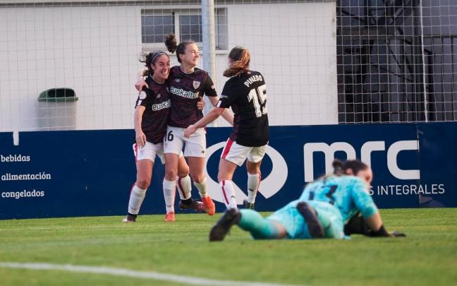 El Athletic femenino celebra uno de los goles que les da el billete para semifinales de Copa al vencer en casa de Osasuna El Athletic femenino celebra uno de los goles que les da el billete para semifinales de Copa al vencer en casa de Osasuna