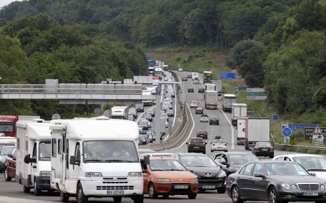 El Gobierno vasco prevé un millón de desplazamientos de entrada y salida de Euskadi esta Semana Santa.