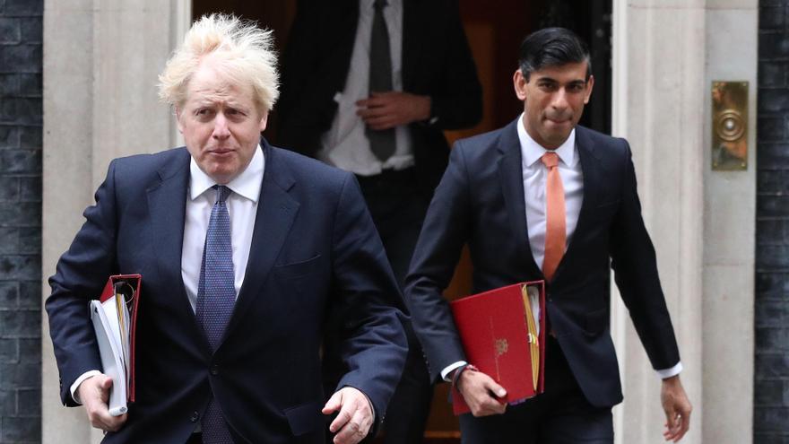 Boris Johnson y Rishi Sunak, en el punto de mira por la gestión de la pandemia en Reino Unido.
