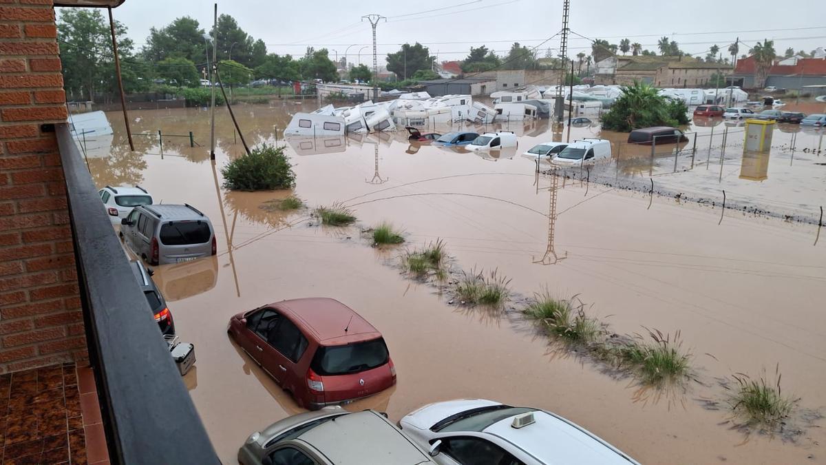 Así amaneció Castellar-L’Oliveral tras el paso de la dana.
