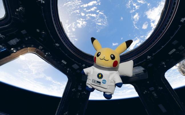 La Agencia Espacial Europea convierte a Pikuchu en astronauta y lo envía al espacio.