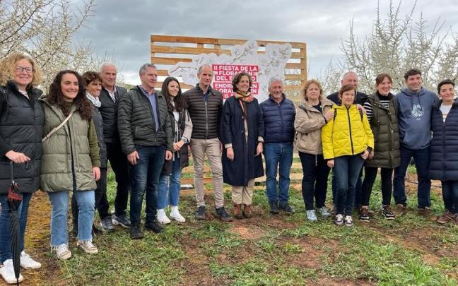 La consejera Gómez, con el resto de participantes en el acto La consejera Gómez, con el resto de participantes en el acto