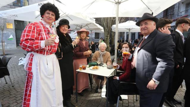 Los azpeitiarras y los vecinos de los pueblos del entorno cuentan las horas para la llegada de los días grandes de las fiestas del carnaval.