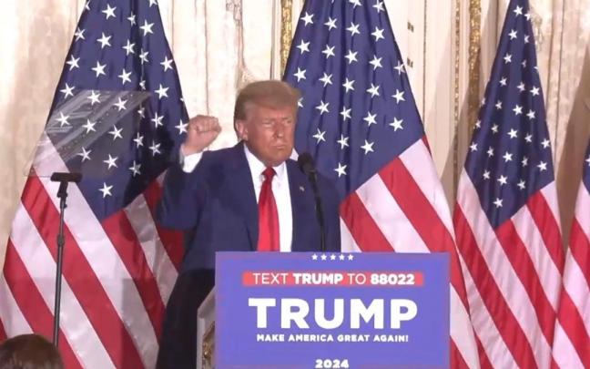 El expresidente de EEUU, Donald Trump, durante su discurso tras declararse inocente de 34 cargos en el marco del presunto soborno a la actriz de cine porno Stormy Daniels.