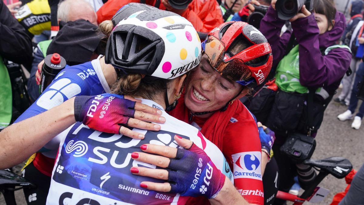 Demi Vollering, tras vencer la Vuelta.