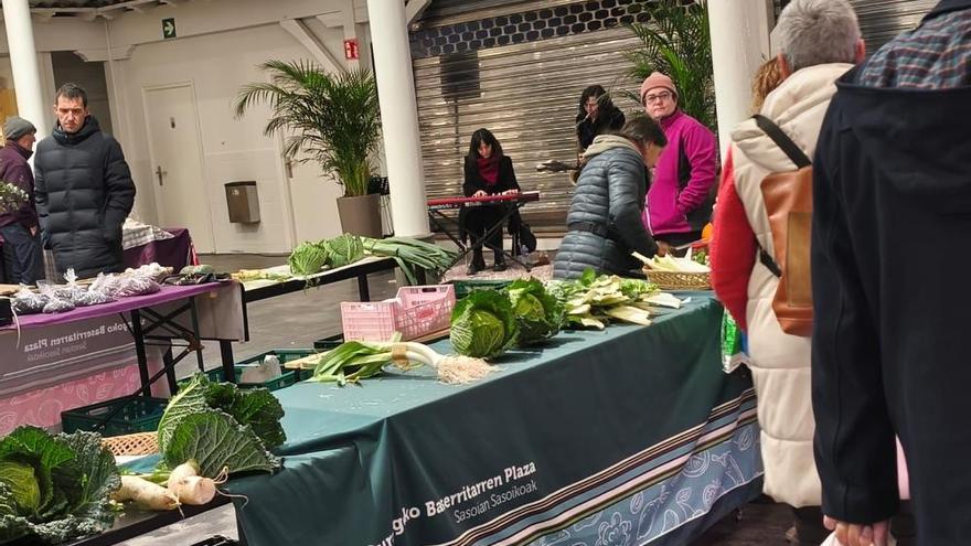 El Mercado Baserritarra se celebrará en la Merkatu Plaza