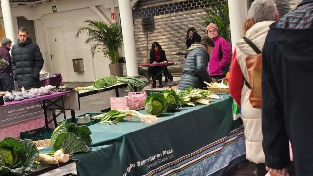 El Mercado Baserritarra se celebrará en la Merkatu Plaza