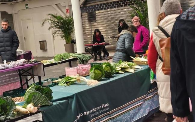 El Mercado Baserritarra se celebrará en la Merkatu Plaza