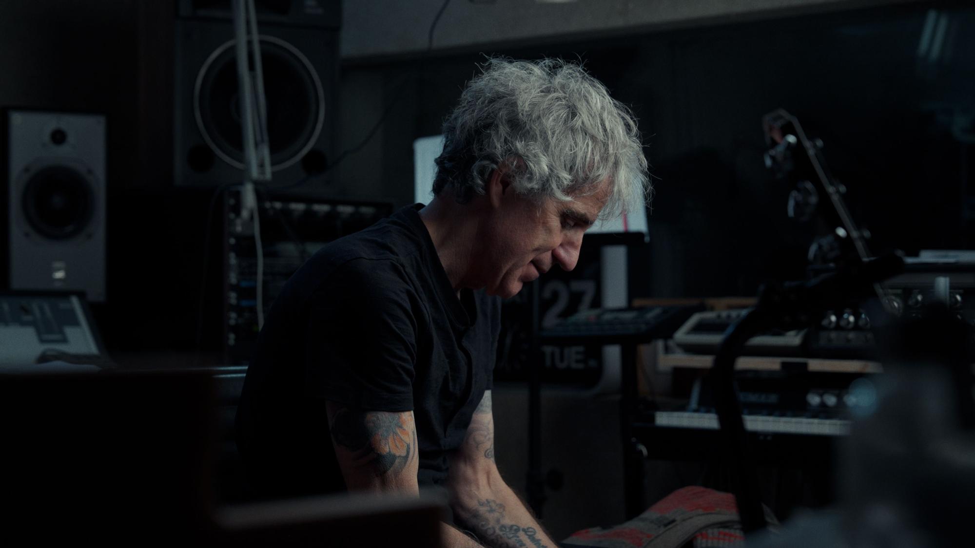 "El desnudarme ante una canción es casi como ir a psicólogo”, afirma Mikel Erentxun.