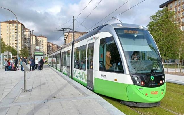 Gasteizko tranbia Zabalganara luzatzeko lanen lehen tarteko obrak lizitatu dituzte, 9,2 milioi euroan.