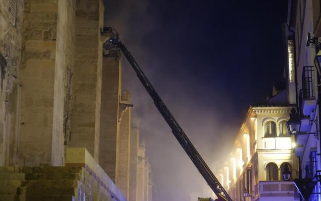 Extinguido completamente el incendio de la Mezquita de Córdoba, que abrirá este sábado