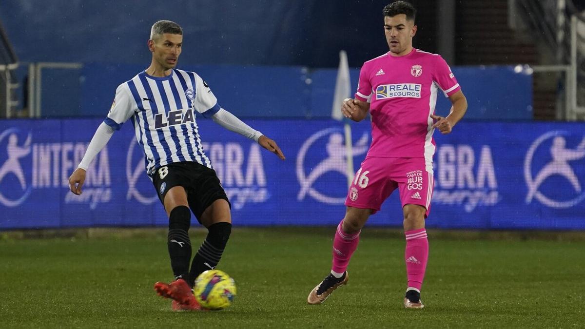 Salva Sevilla, durante el último Alavés-Burgos en Mendizorroza.