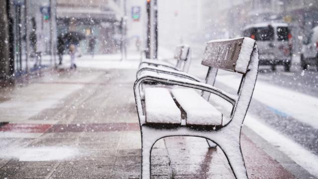 La nieve podría alcanzar un espesor de dos centímetros. / Iñaki Berasaluce