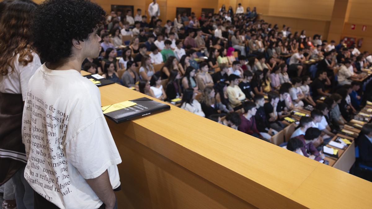 Alomnado de la UPV/EHU en la apertura de curso 2024-2025