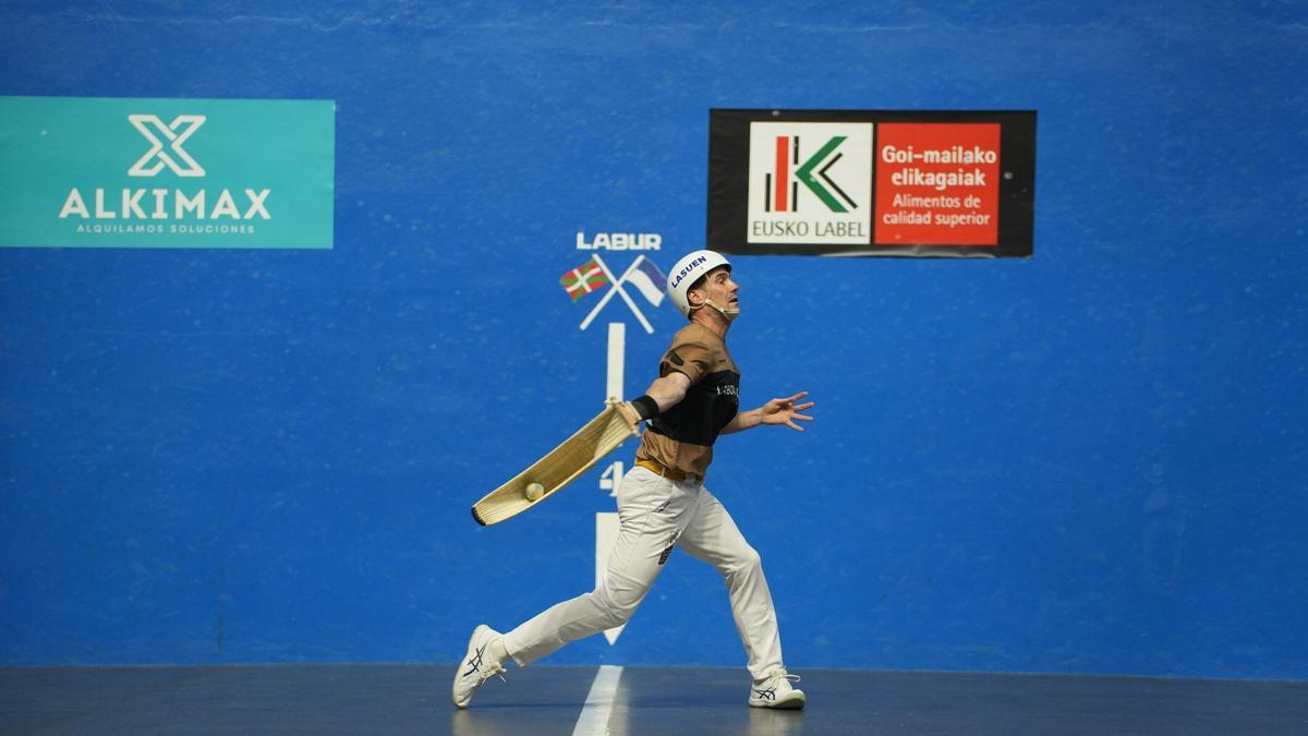 Goixerri-Lekerika vencen a Barandika-Zabala en la primera semifinal del Master Series de Mungia de cesta punta.