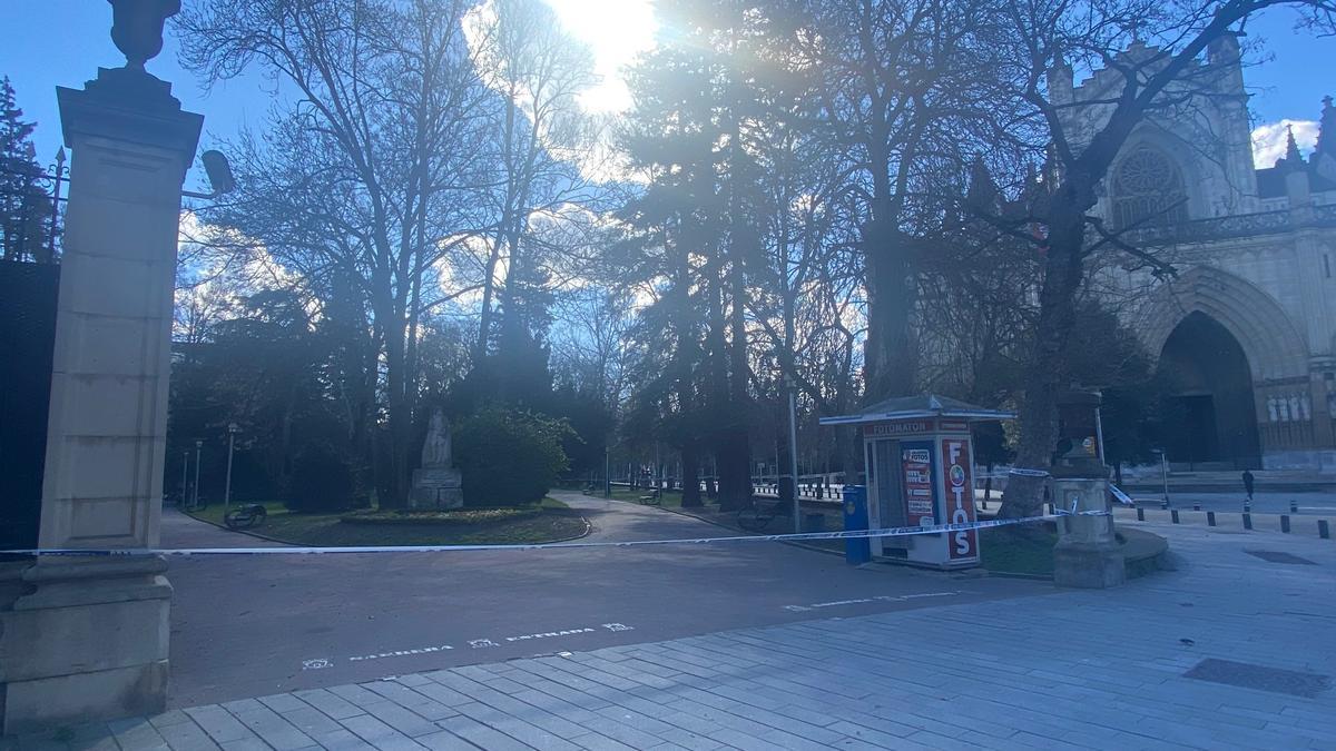 Cierre de parques y paseos en Vitoria por el fuerte viento.