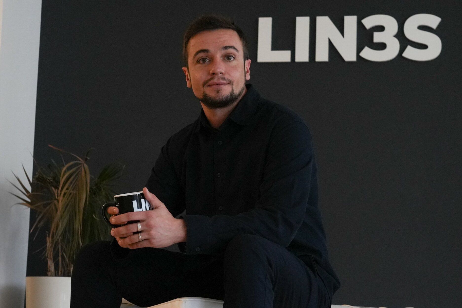 Lluc Colomo, en la sede de LIN3S en Bilbao