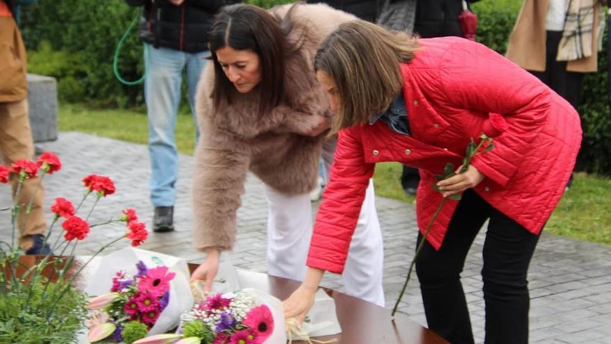 Ofrenda floral en el cementerio a las 10.00 horas en memoria de las víctimas.