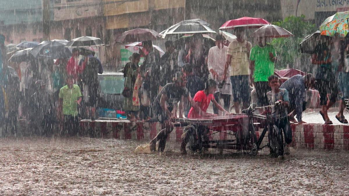 Imagen de las fuertes lluvias en Bangladesh.