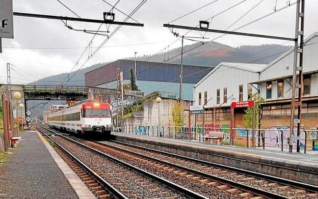 Apeadero de Santa Cruz en el barrio de Gardea de Laudio.
