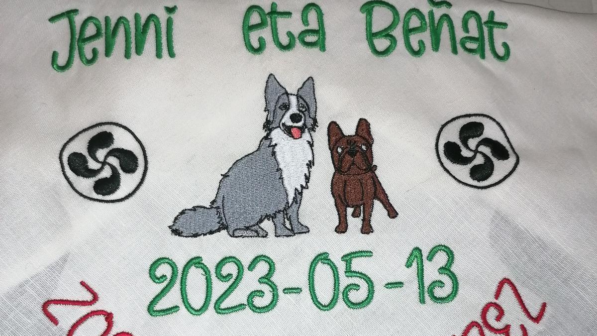 Txapelas personalizadas con bordados de Tarratadie.