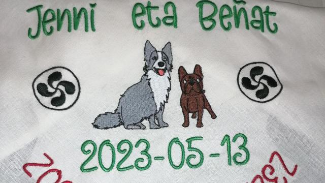 Txapelas personalizadas con bordados de Tarratadie.