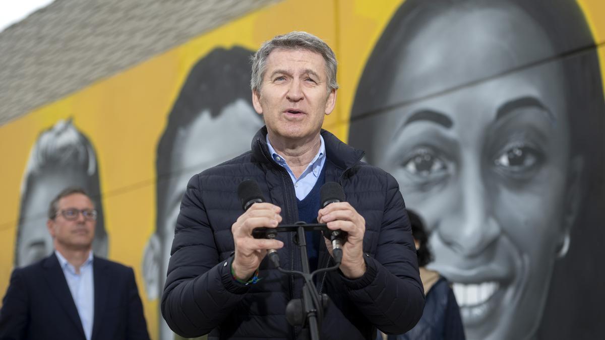 El presidente del PP, Alberto Núñez Feijóo, vuelve a invitar a PNV y Junts a sumarse a una moción de censura contra Pedro Sánchez