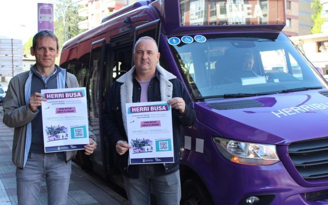 El responsable técnico del área de Obras, Servicios, Mantenimiento y Barrios, Moisés Altuna, y el edil Kepa Urteaga, este lunes. / Anabel Dominguez. El responsable técnico del área de Obras, Servicios, Mantenimiento y Barrios, Moisés Altuna, y el edil Kepa Urteaga, este lunes.