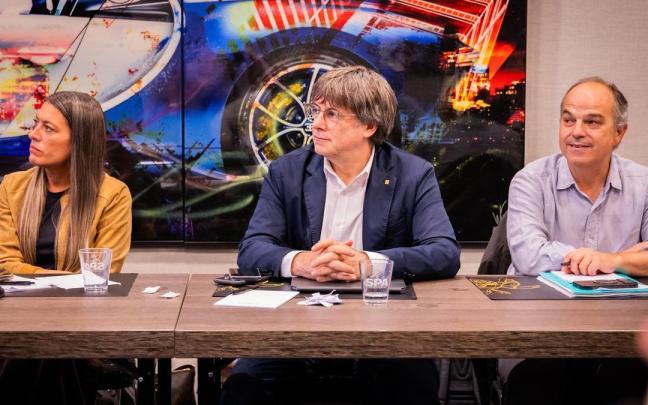 Carles Puigdemont, Jordi Turull y Míriam Nogueras, en una reunión de Junts.