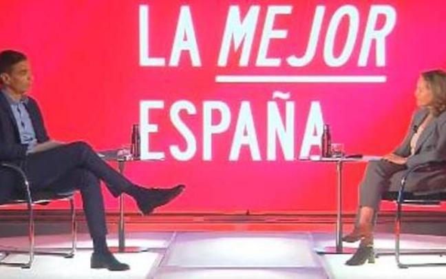 Pedro Sánchez junto a Nadia Calviño en el encuentro en Ferraz en el que han avanzado la medida que se incluirá en el programa electoral del PSOE.