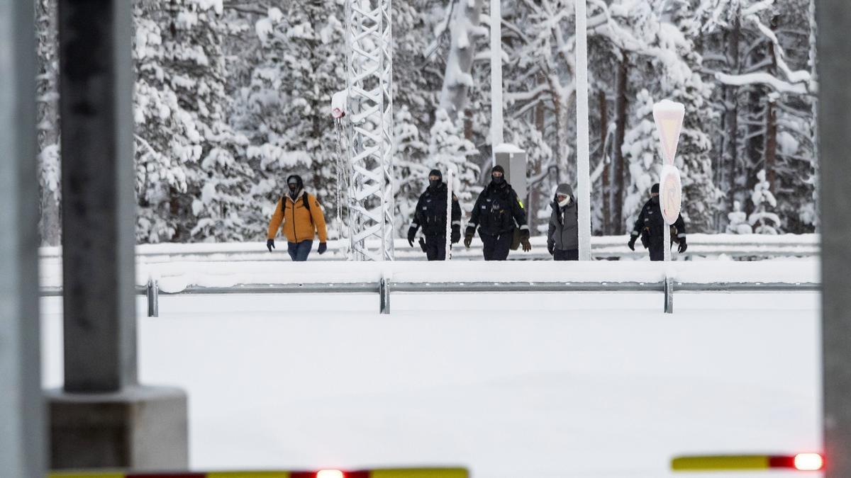 Frontera entre Finlandia y Rusia | Finlandia es el país de la Unión Europea con la frontera más larga con Rusia (1.340 kilómetros) y optó por dejar atrás su tradicional política de neutralidad, culminando en tiempo r&#23