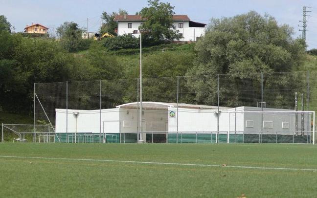 Campo de fútbol de Zarkumendegi.