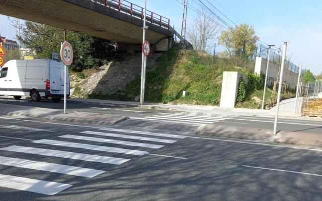 Paso bajo la rotonda de Asti.