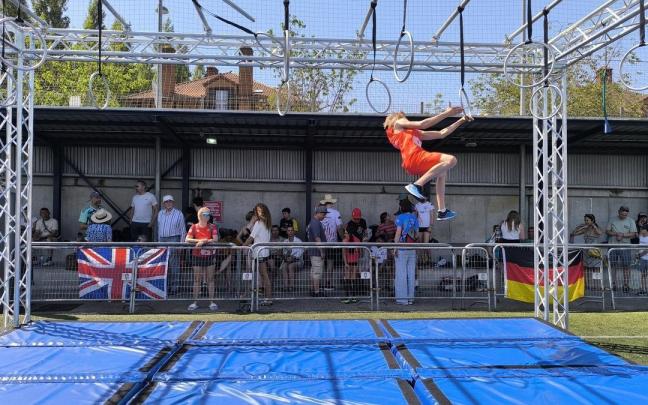 Un participante del Campeonato de Europa de OCR en los entrenamientos libres del miércoles