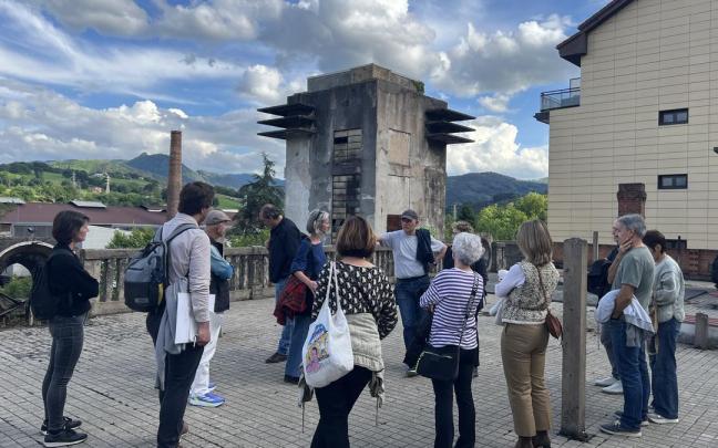 Una de las visitas realizadas en mayo al edificio Olaran de Beasain